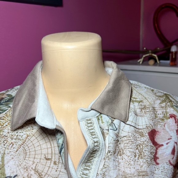 Floral Print Women's Top - Picture 4 of 9